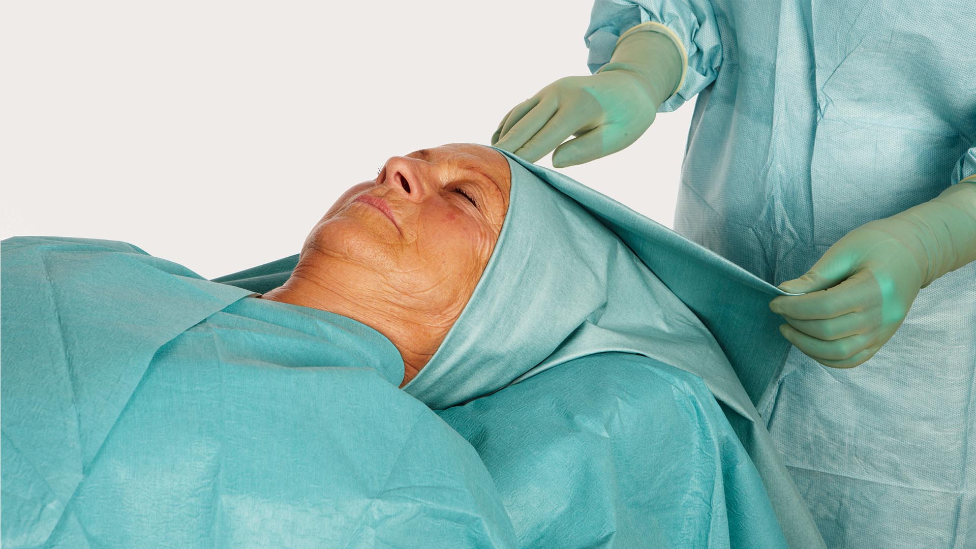 KNK operatsioonilinaga BARRIER naispatsiendi pea