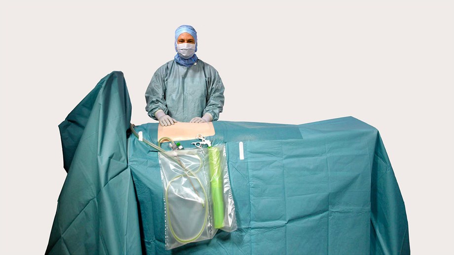 kirurg, kes kasutab laparoskoopilisi operatsioonilinu BARRIER